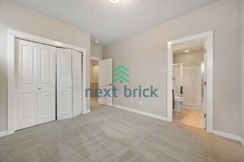 Building Photo - 5 BED & 4.5 BATH FOR RENT