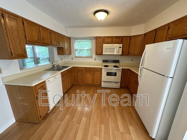 Foto del edificio - 9178 Fields Dr