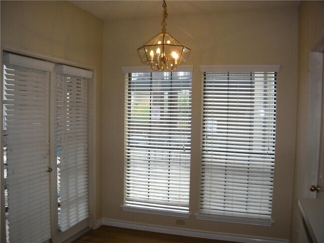 Building Photo - 3001 Cedar St