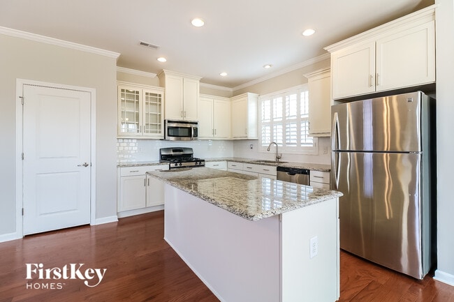 Foto del edificio - 69 Plum Ln