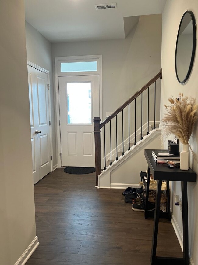 Building Photo - Lovely Energy Efficient Home In Smithfield...