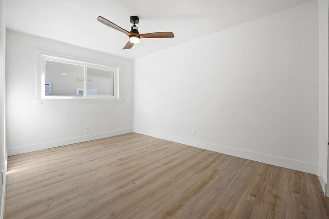 Building Photo - Ronald Dr. Huntington Beach