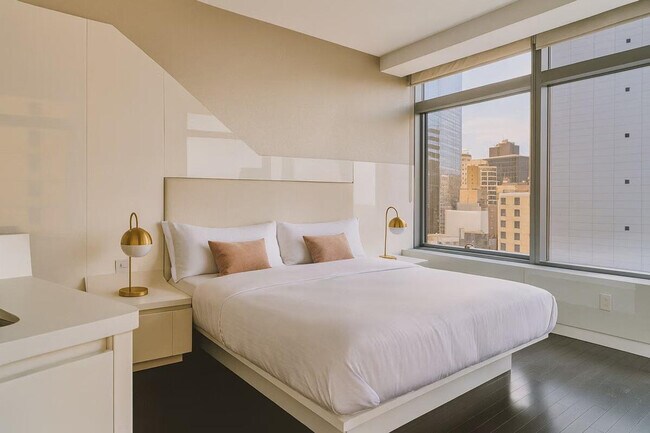 Building Photo - 76 Trinity Pl