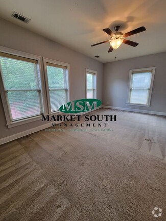 Building Photo - 518 W 37th St