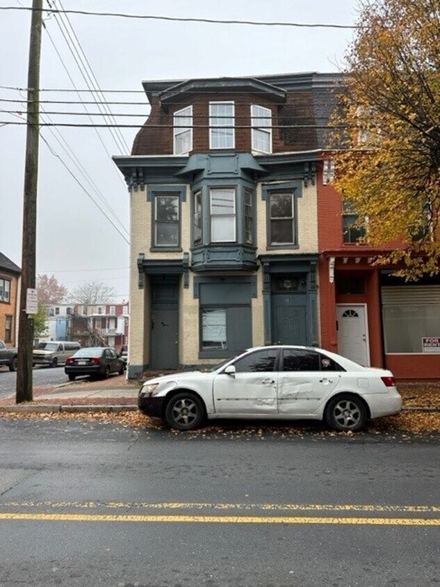 36 S 13th St Unit Apt 5, Harrisburg, PA 17104 Room for Rent in