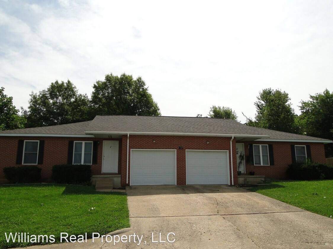 Primary Photo - 810 Innsbrook Dr