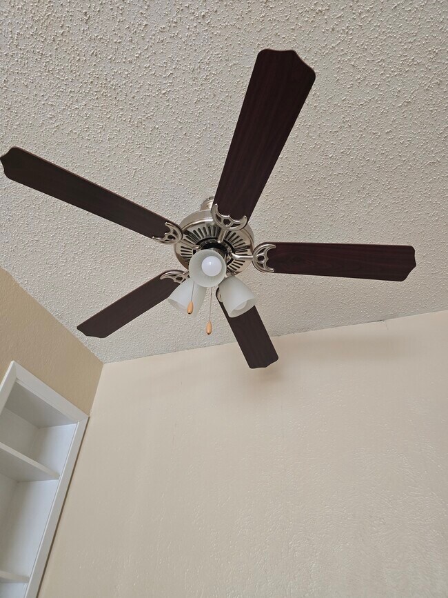 Foto del edificio - 3237 Bonnie Dr