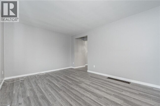 Photo du bâtiment - 111 Chalmers St S