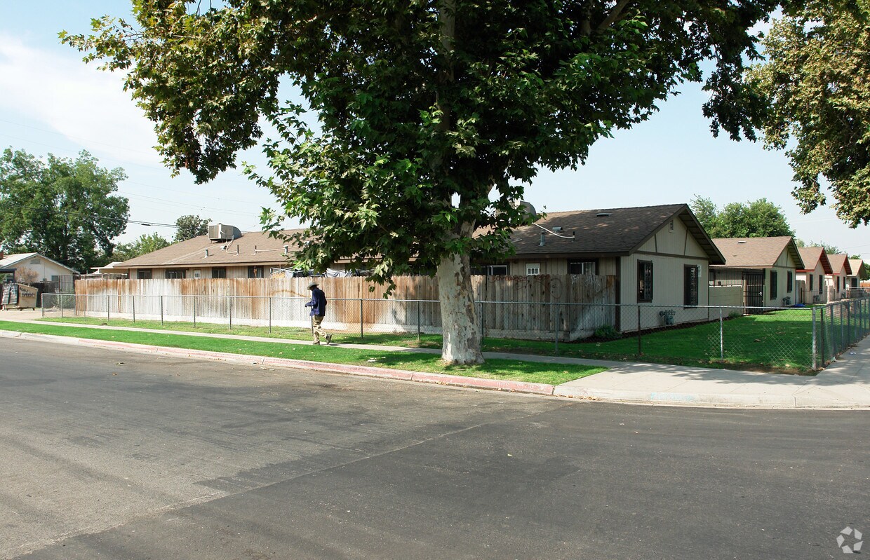 Building Photo - 148 W Amador St