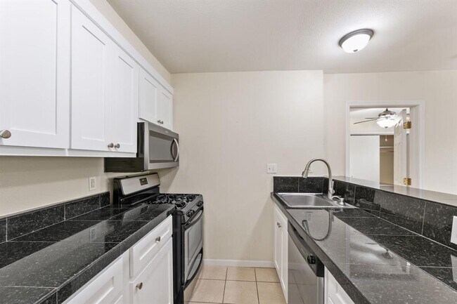 Foto del edificio - 304 E 33rd St