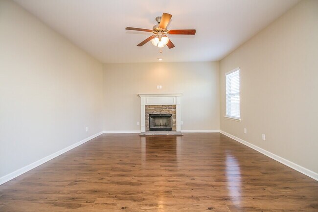Building Photo - 8005 Lakota Ct