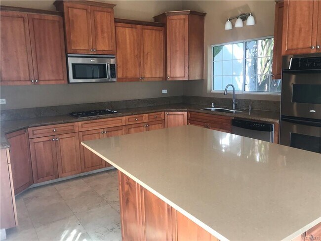 Foto del edificio - 3951 Sunswept Dr