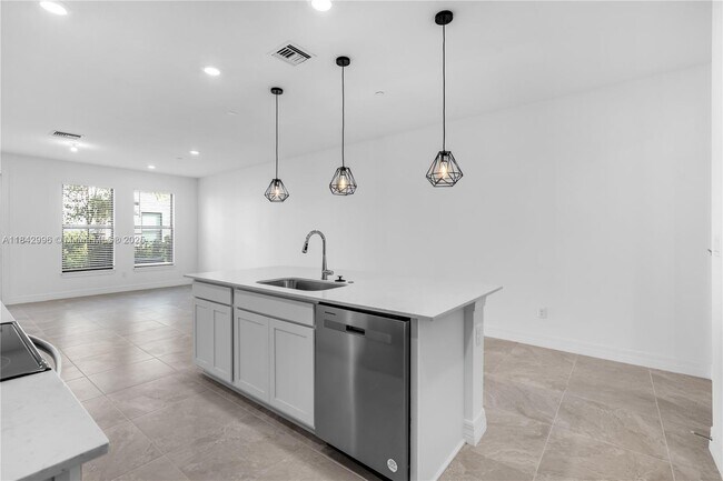 Foto del edificio - 8356 NW 7th Pl