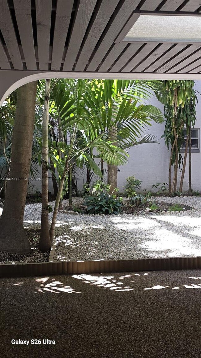 Foto del edificio - 8107 SW 72nd Ave