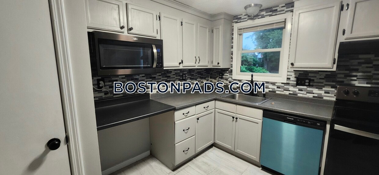 556 Main St. Room for Rent in Stoneham, MA