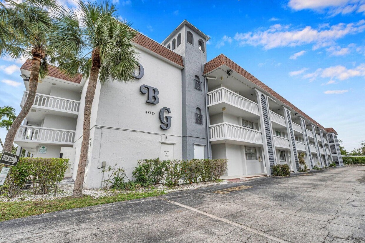 Foto principal - 400 SE 10th St