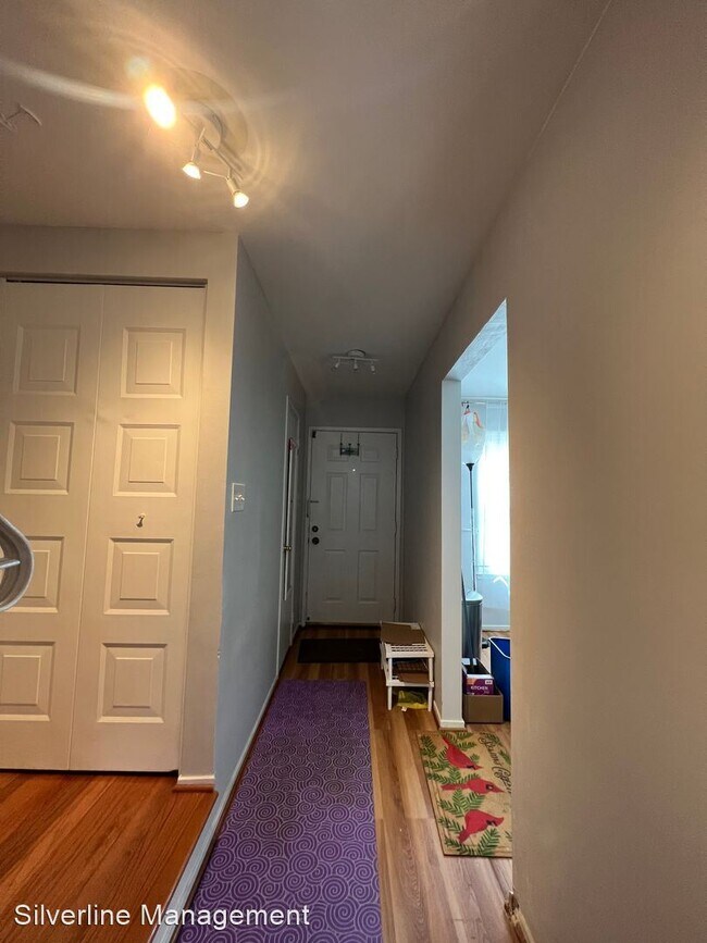 Building Photo - 4 br, 3.5 bath House - 15939 Yukon Lane Mo...