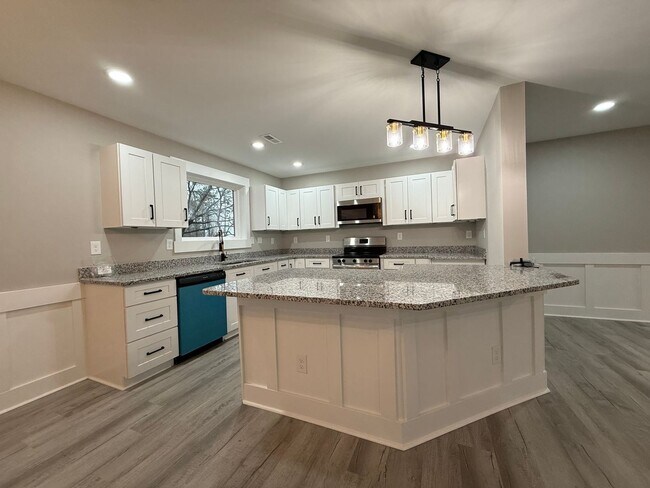 Foto del edificio - 3 Bedroom/2 Bath New Construction for Rent in Peachland