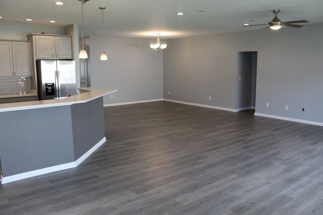Foto del edificio - Beautiful Ranch in a popular Avon Community!
