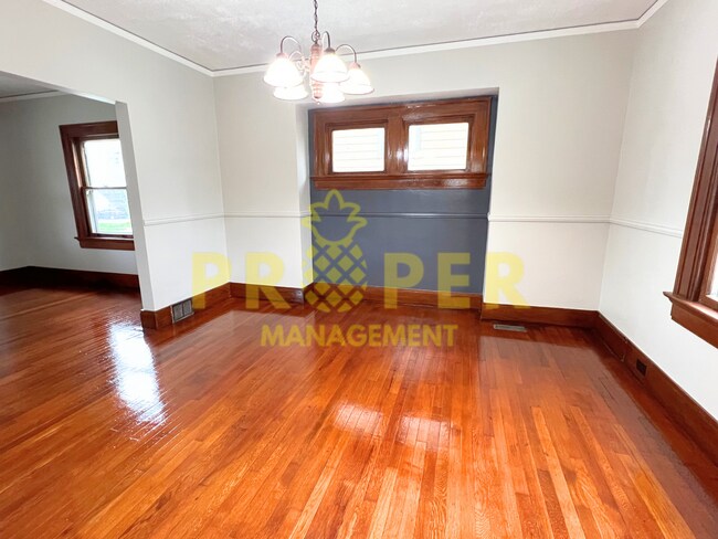 Foto del edificio - 3 bedrooms 1 bathrooms house for rent