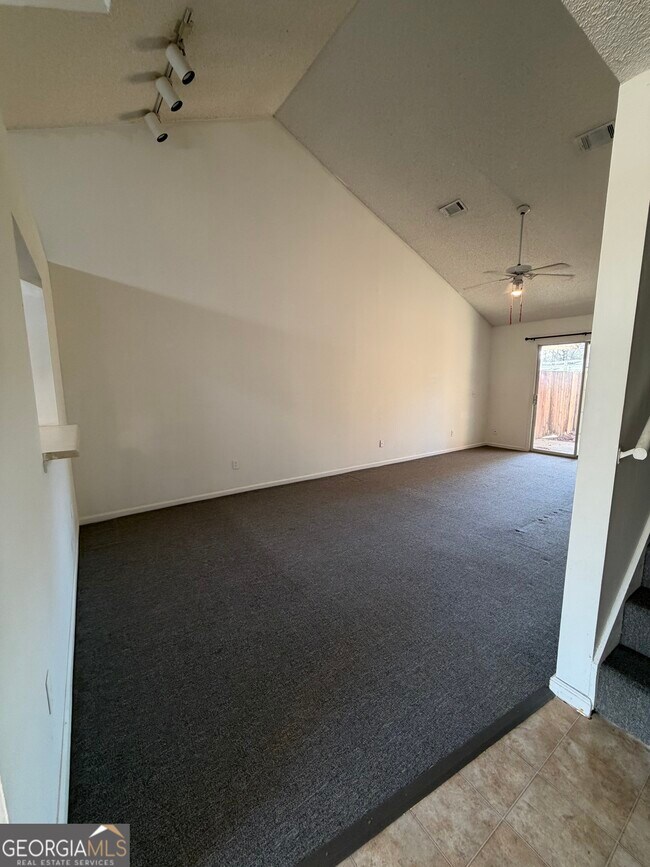 Foto del edificio - 303 Madison Ave