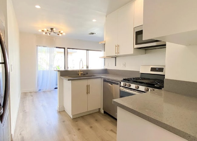 Foto del edificio - 3666 Greenfield Ave