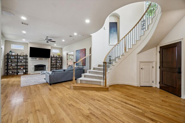 Building Photo - 11218 French Oak Ln