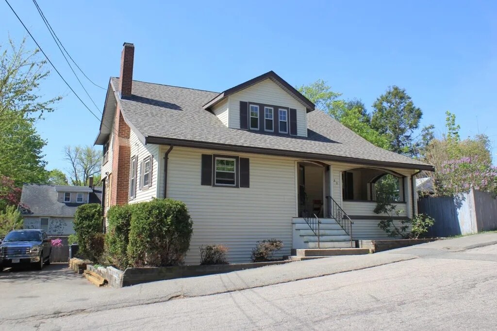 Primary Photo - 25 Farrington Ave
