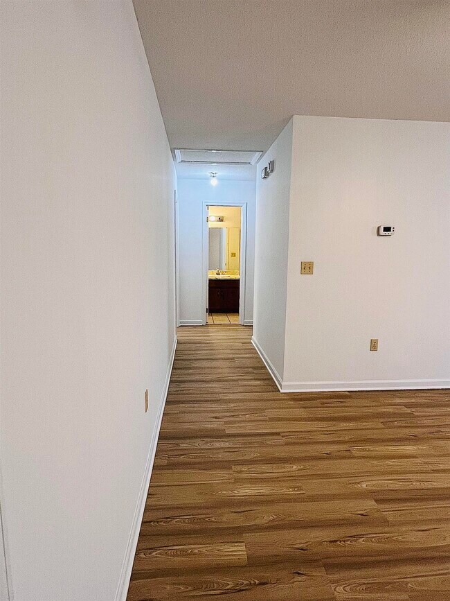 Building Photo - 8789 Louvinia Way