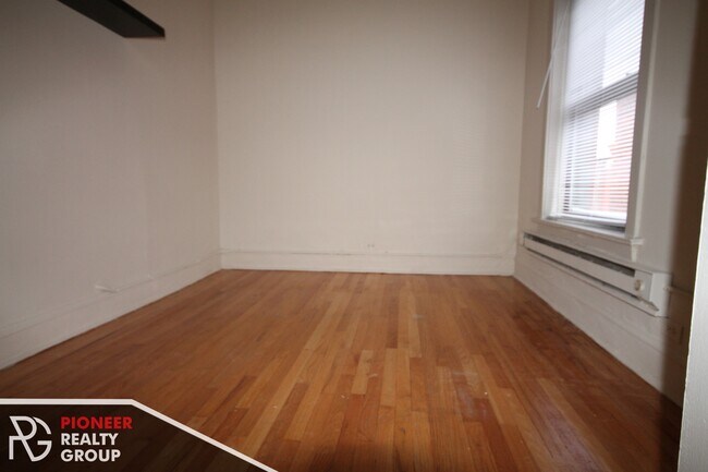 Foto del edificio - 1020 Dempster St