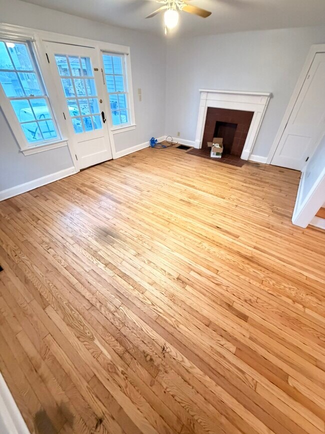 Sala de estar - 121 S High St