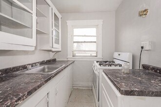 Building Photo - 3555 W 67th St Building Photo - 3555 W 67th St