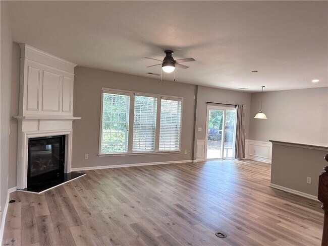 Foto del edificio - 180 Finchley Dr