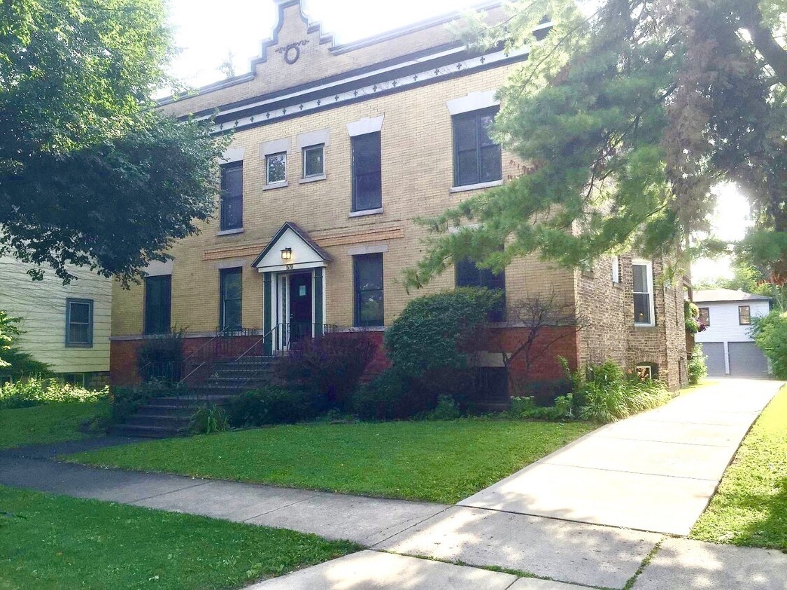 Foto principal - 519 Woodbine Ave