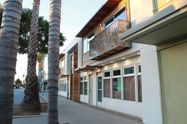 Building Photo - 851 41st Ave