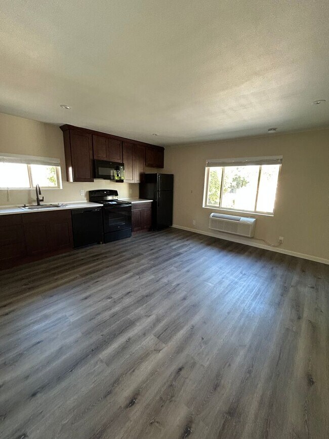 239 NE Lincoln St Unit 3, Hillsboro, OR 97124 Room for Rent in