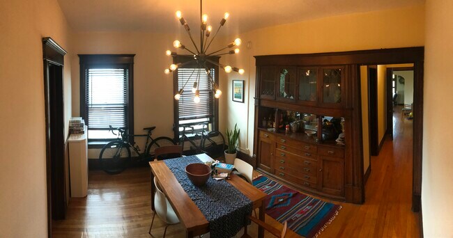 Foto del edificio - 2404 Lyndale Ave S