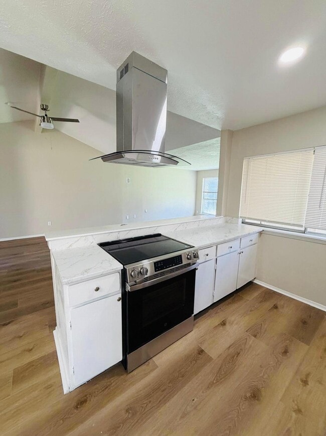 Building Photo - 3304 Hanover Dr