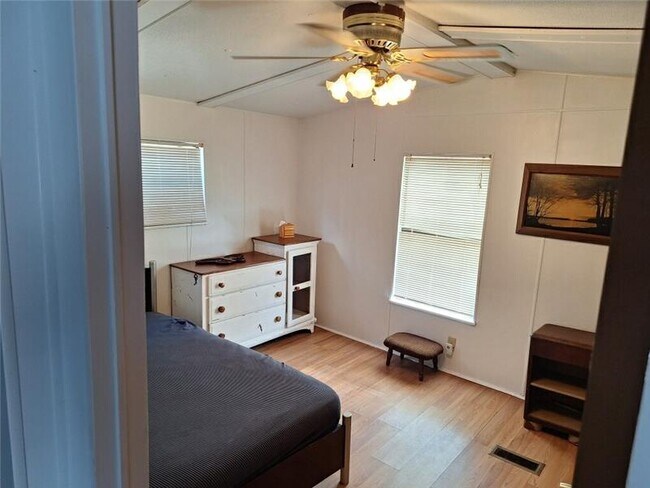 Foto del edificio - 3424 Howze Ave