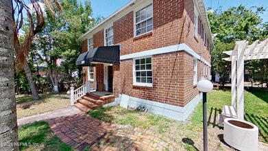 Building Photo - 2853 College St