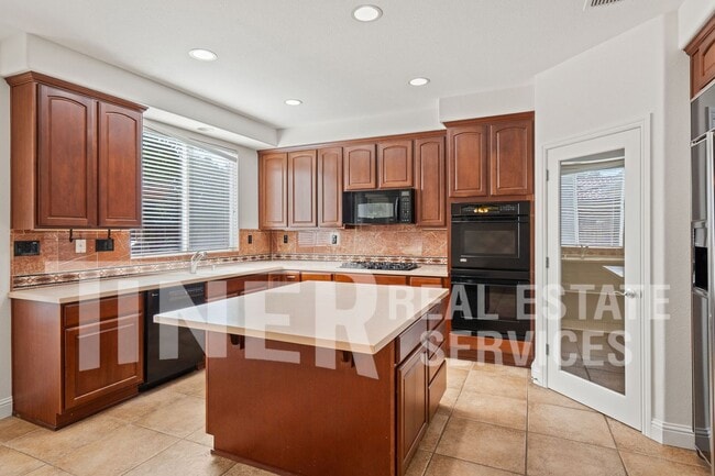 Building Photo - 1400 Barnwood Ln