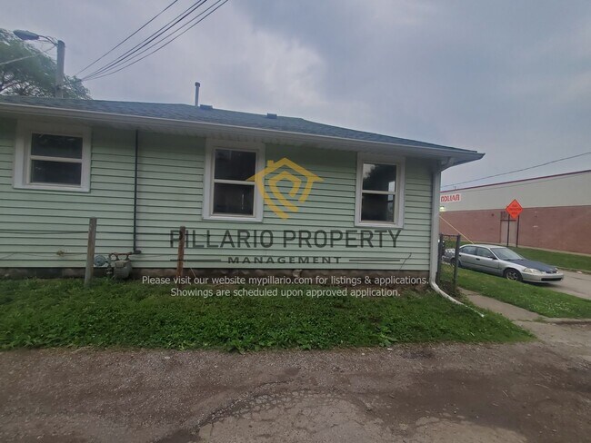 Building Photo - -NEW-Southside 2 bedroom, 1 bath, 1 car de...
