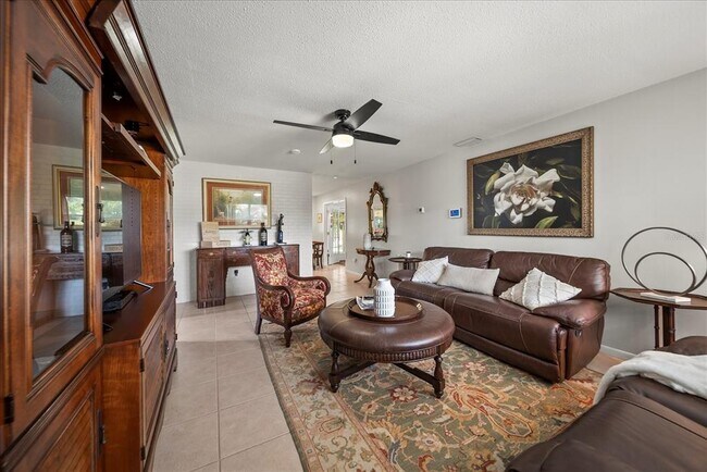 Foto del edificio - 2100 S Daytona Ave