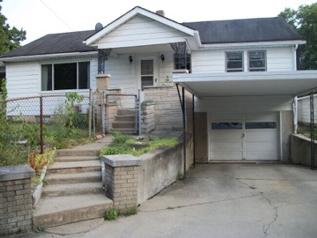 Building Photo - 1123 N Madison St