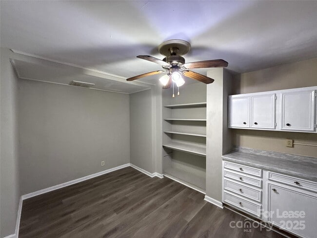 Foto del edificio - 2126 E 7th St