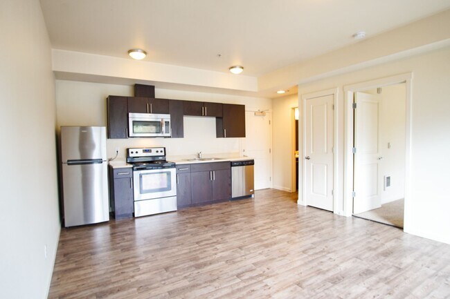 Foto del edificio - Great 1 Bdr w/Washer/Dryer, Private Balcony + SUMMER SAVINGS!