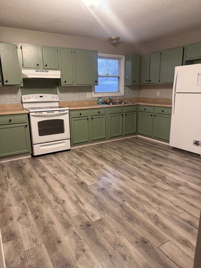 Foto del edificio - 3301 Bobwhite Ave