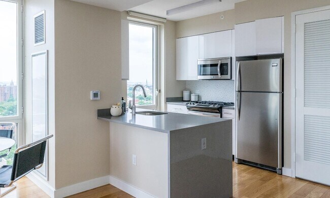 Foto del edificio - Spacious Contemporary One Bedroom in the H...