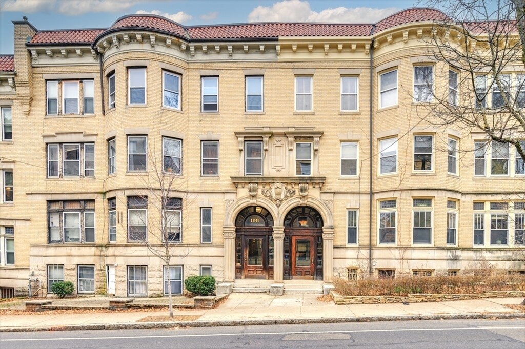Foto principal - 200 Saint Paul St