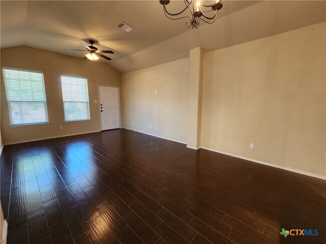 Building Photo - 538 Creekside Cir